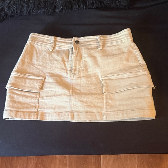 Lea & Viola Cream Mini Skirt - Picture 1 of 3